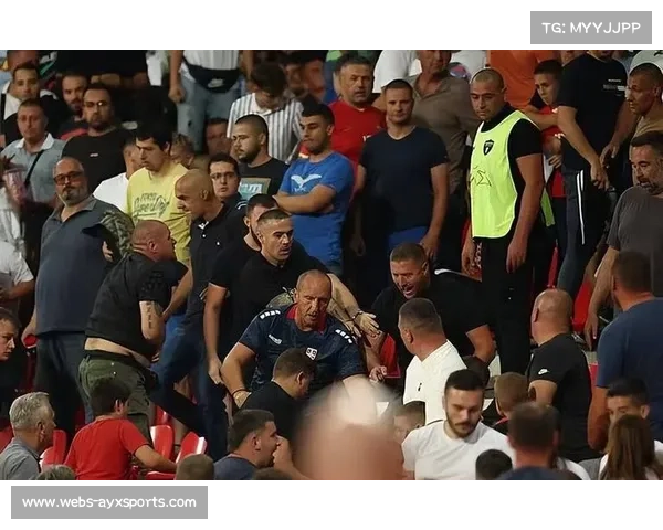 世预赛突发事件以色列球员遭种族歧视比赛一度中断十分钟引发热议 世预赛突发事件以色列球员遭种族歧视比赛一度中断十分钟引发热议